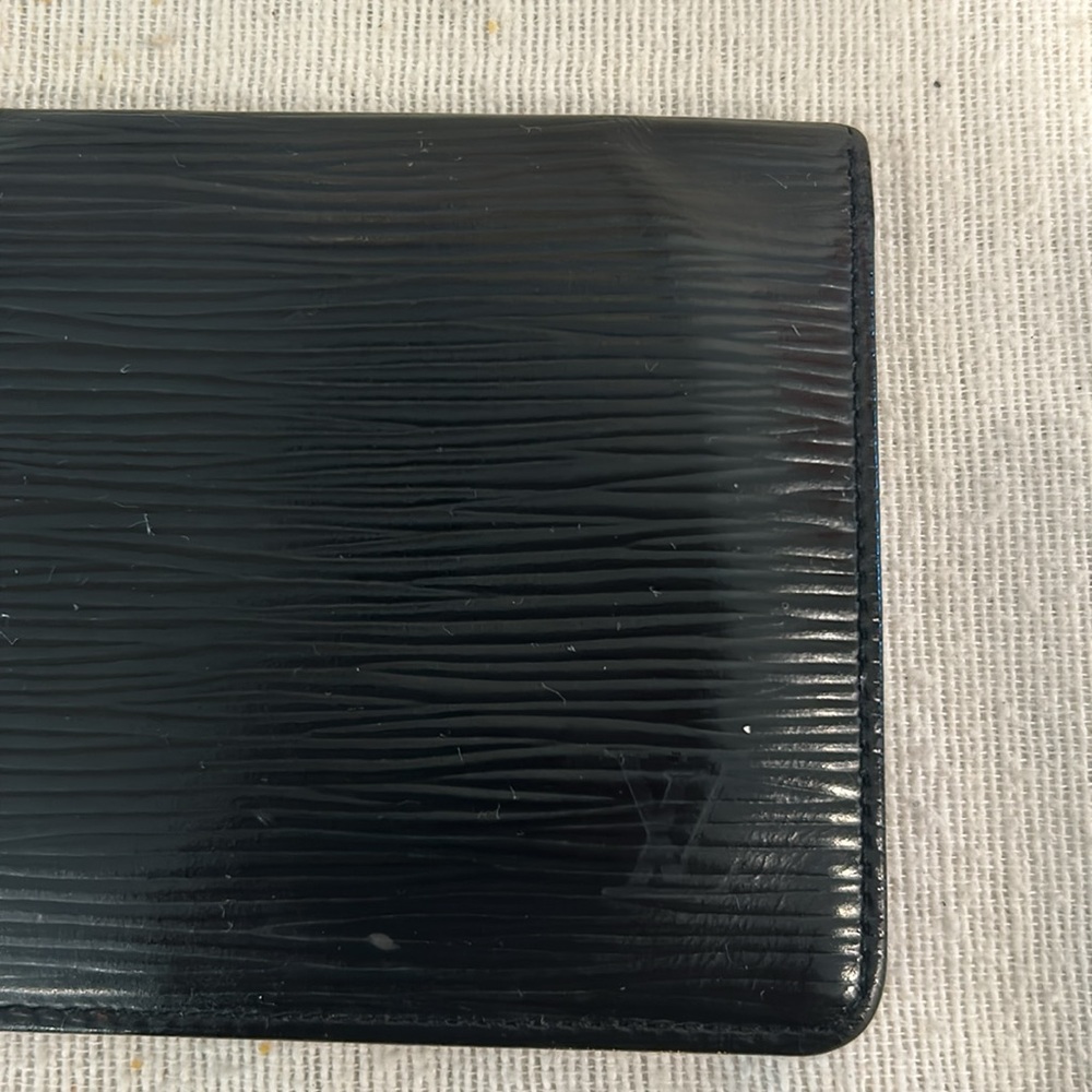Louis Vuitton Leather Card Holder - Picture 4 of 7